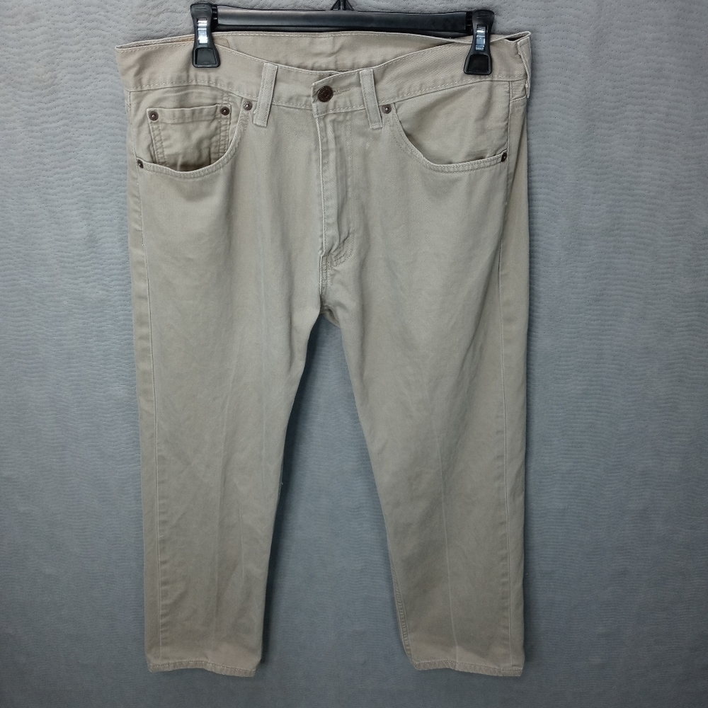 Levi's 505 men's tan jeans. Sz 33"×30".White spot
